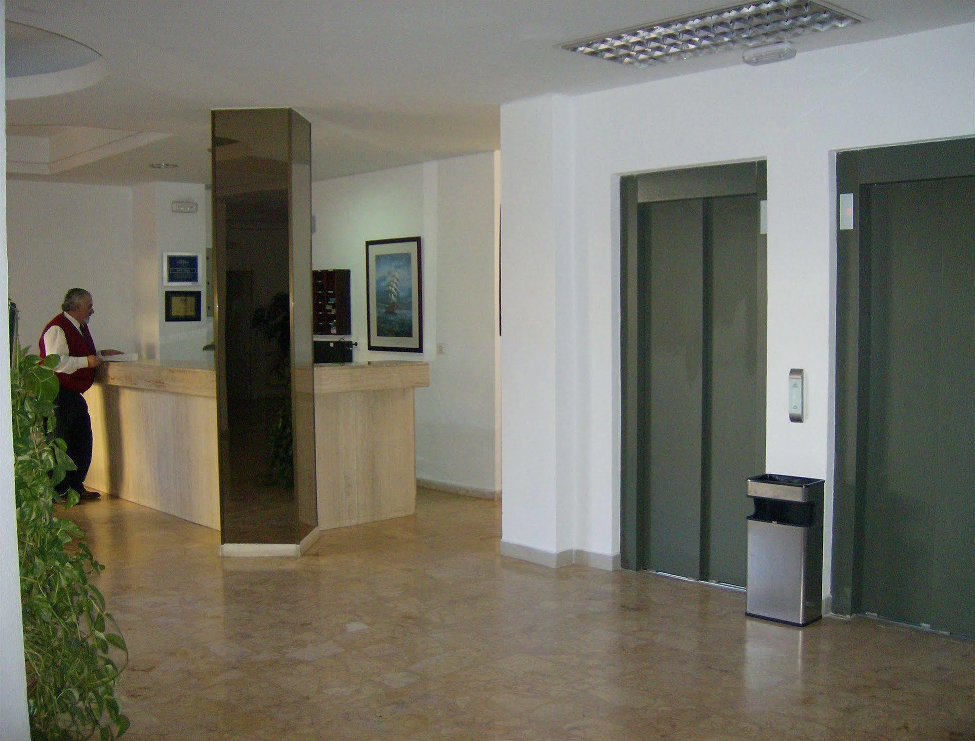 Apartamentos El Velero Τορρεμολίνος Εξωτερικό φωτογραφία